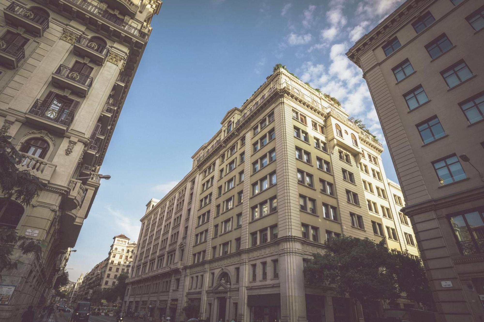 Grand Hotel Central, Small Luxury Hotels Barcelona Kültér fotó The building of the National Bank of Greece in Athens