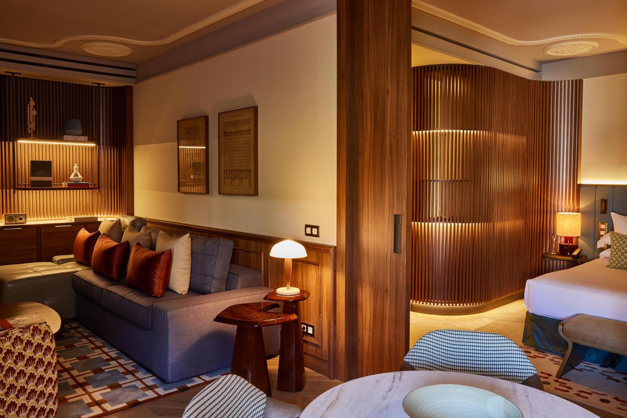 Grand Hotel Central, Small Luxury Hotels Barcelona Kültér fotó A suite at the hotel